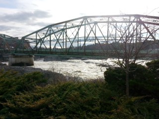 20150424_androscoggin-river-at-the-green-bridge
